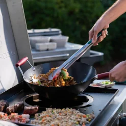 Charbroil Station de cuisson au propane 5-en-1 avec plancha, four à pizza et wok – 36 000 BTU