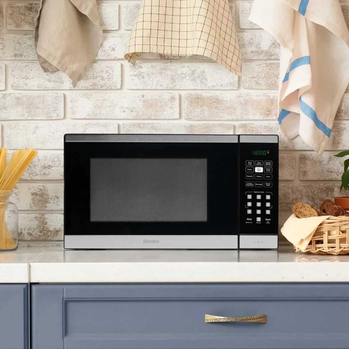 DANBY Micro-ondes Inox 900 20.5" DBMW1126BBS