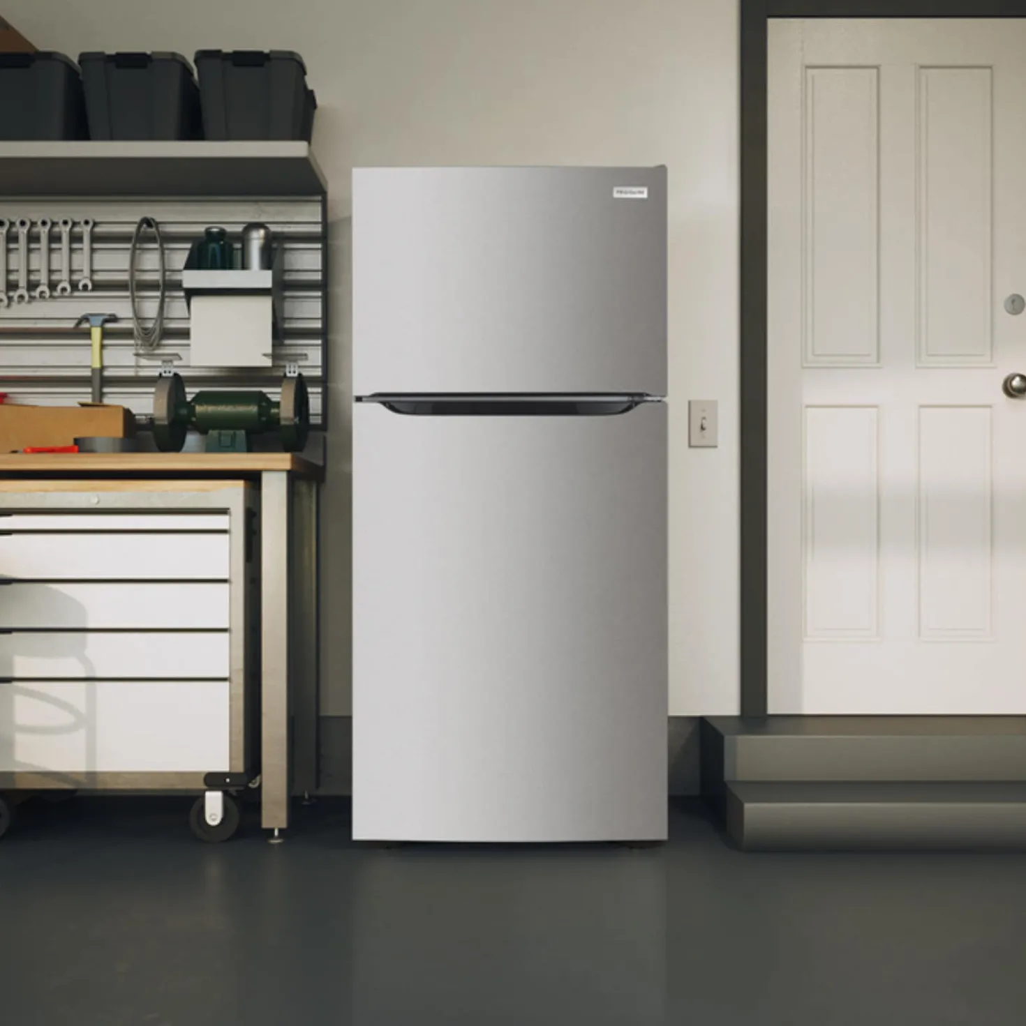 FRIGIDAIRE Réfrigérateur 18 pi3 30 po Inox Congélateur en haut - FRTE1835AV