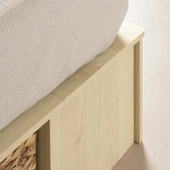 Grand lit avec paniers de rangement (60