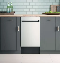HAIER Lave-vaisselle 18 po Encastré Acier inoxydable 18